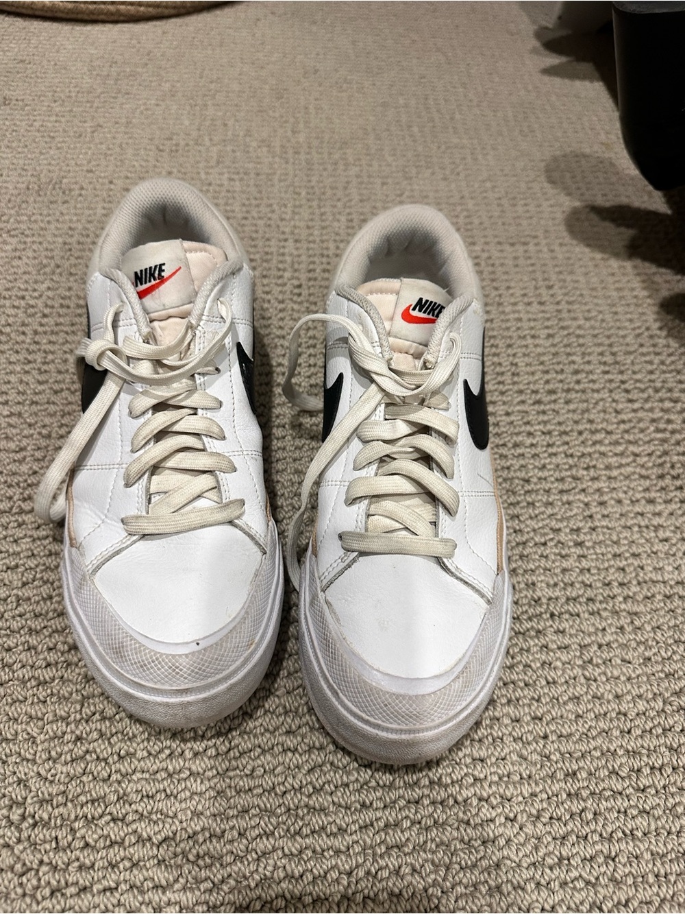 Nike White & Black Low-Top Sneakers with Red Logo